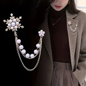 Elegant Snowflake Chain Brooch ❄️ Crystal Pin for Coat or Sweater Gift